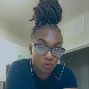 Meet your Posher, Karissa